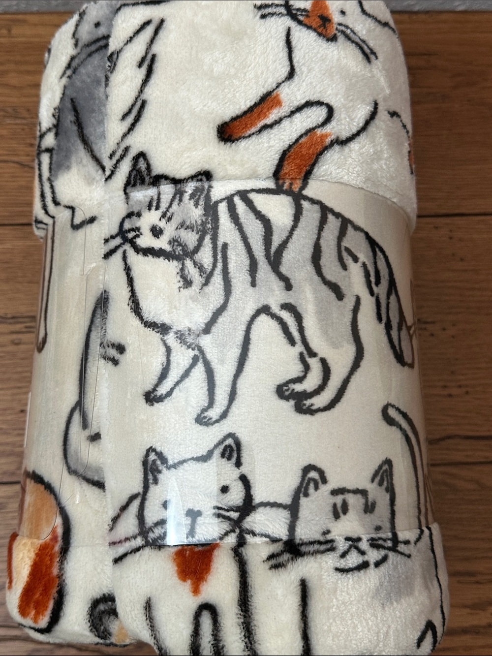 The Big One Plush Throw with Cream, Black & Orange Cat Print - Picture 4 of 5